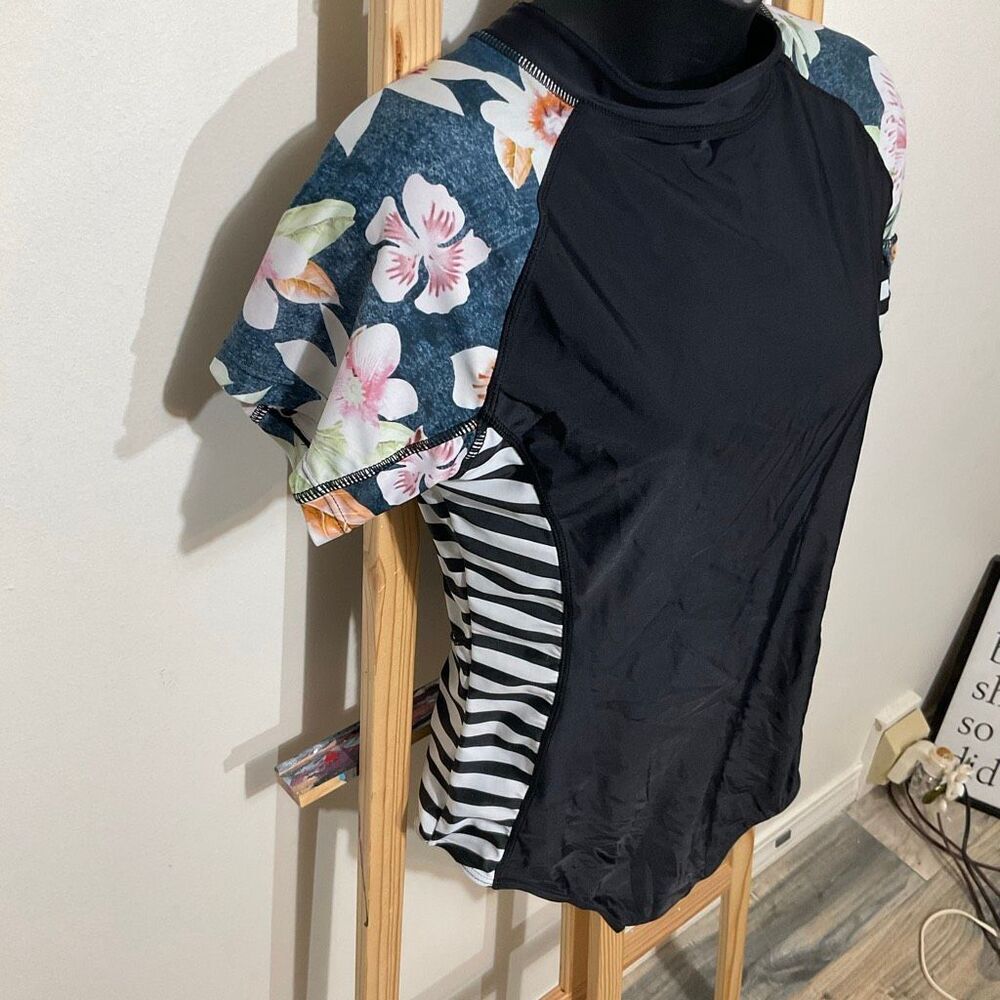 One piece swimsuit women’s size XL, floral, black and white stripes zip closure - Picture 2 of 8